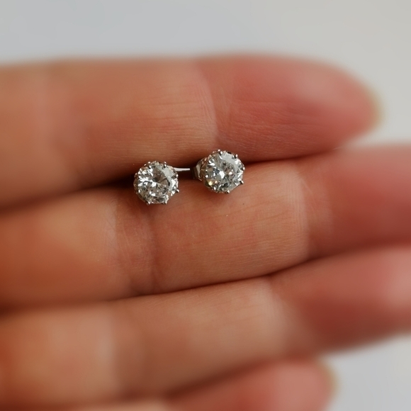 NEW, sterling silver cz cathedral set stud earrings - Picture 9 of 10